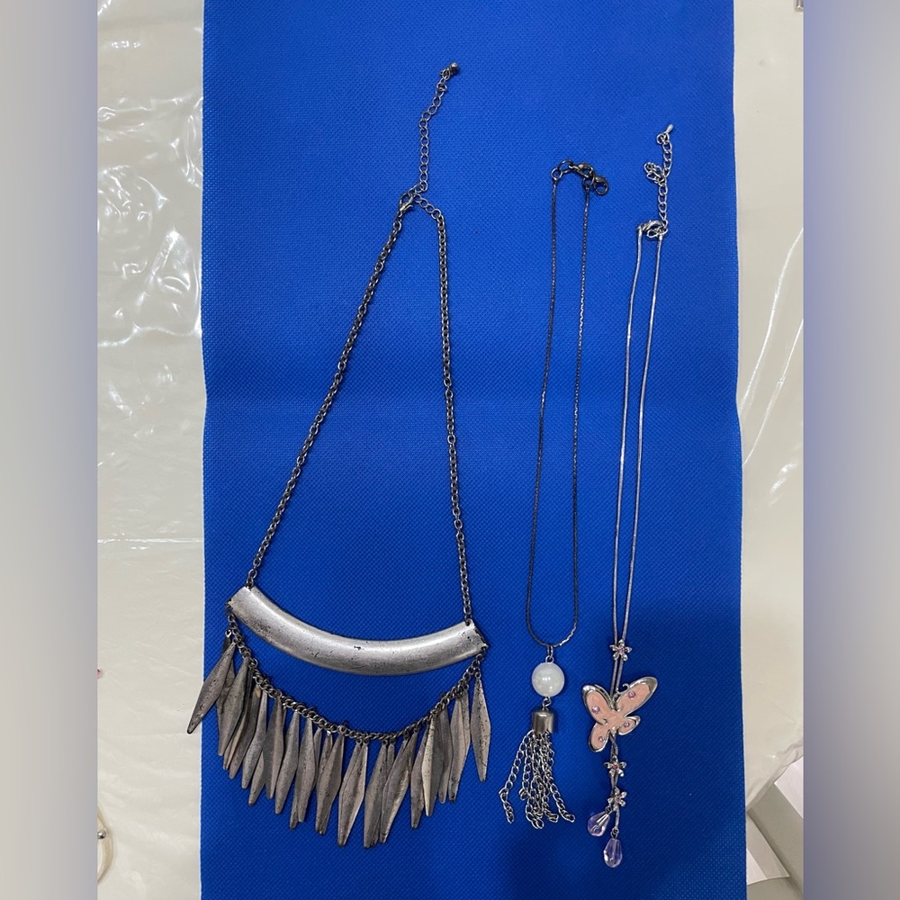 3 ladies necklaces